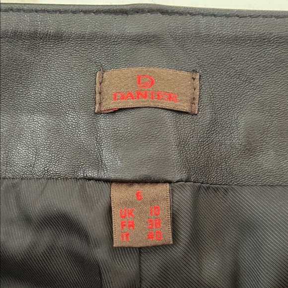 Danier Women's Black Leather Jean style buttery soft Pants fully lined - Picture 15 of 16